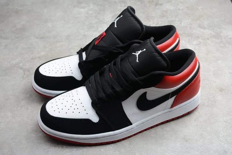 AIR JORDAN 1 LOW BLACK TOE